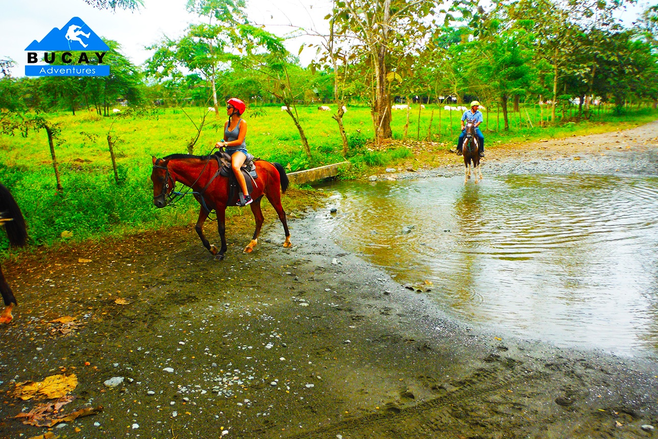 Horse-back-riding-tour-close-Guayaquil