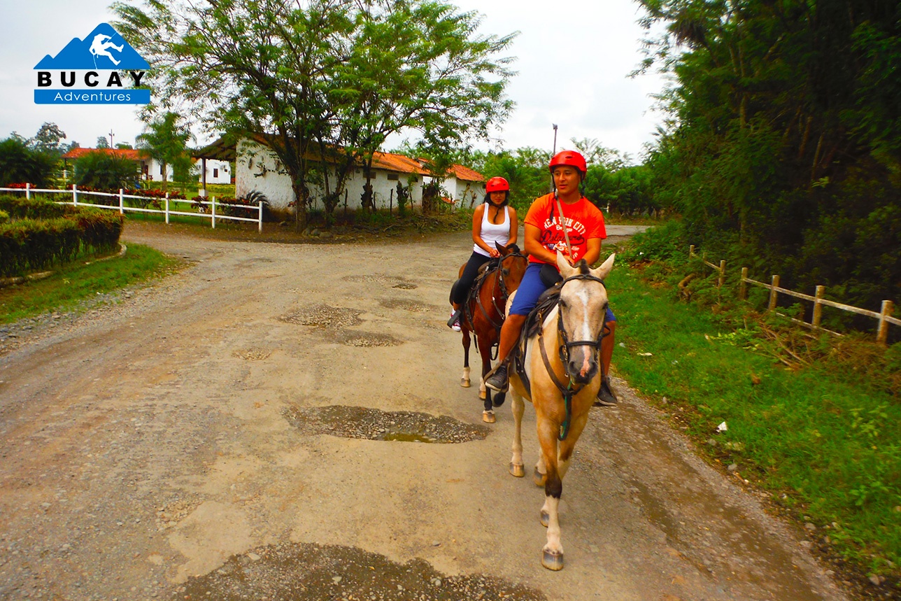 Horse-back-riding-tour-close-Guayaquil