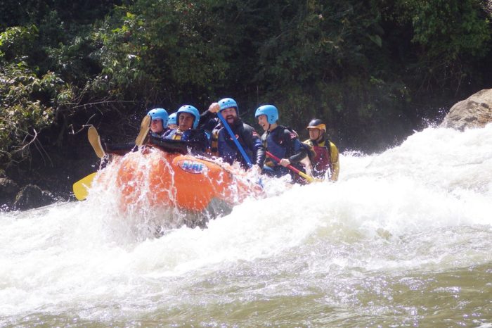 Rafting Baños Ecuador tour